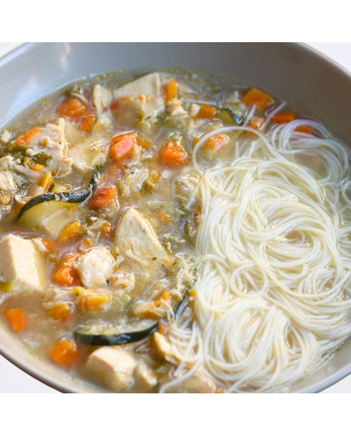 SOPA MINESTRONE CON POLLO Y FIDEOS DE ARROZ