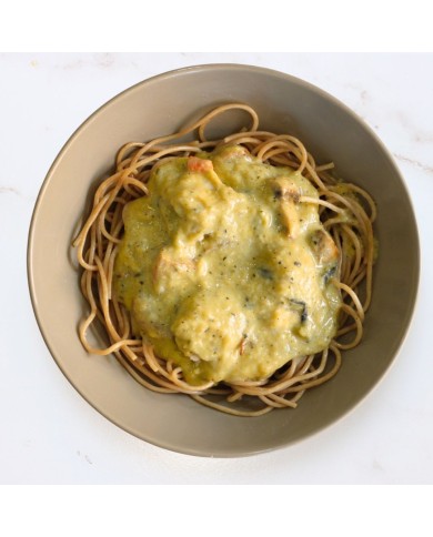 ESPAGUETIS INTEGRALES CON POLLO EN SALSA DE PUERRO