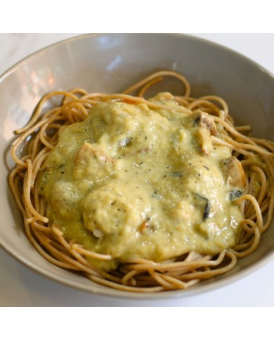 ESPAGUETIS INTEGRALES CON POLLO EN SALSA DE PUERRO