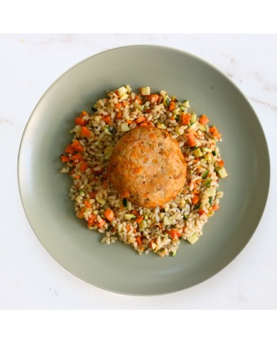 HAMBURGUESA DE SALMÓN CON ARROZ Y VERDURITAS