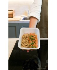 by Emily Costa SALMÓN AL CURRY CON QUINOA