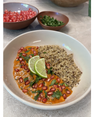 by Emily Costa SALMÓN AL CURRY CON QUINOA