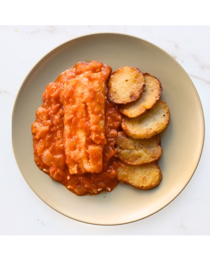 BACALAO EN SALSA DE TOMATE CON PATATAS