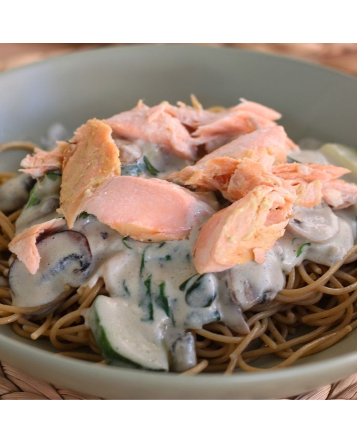 ESPAGUETIS INTEGRALES CREMOSOS CON SALMÓN