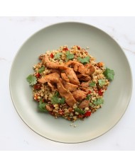 POLLO THAI CON TABULÉ DE VERDURITAS